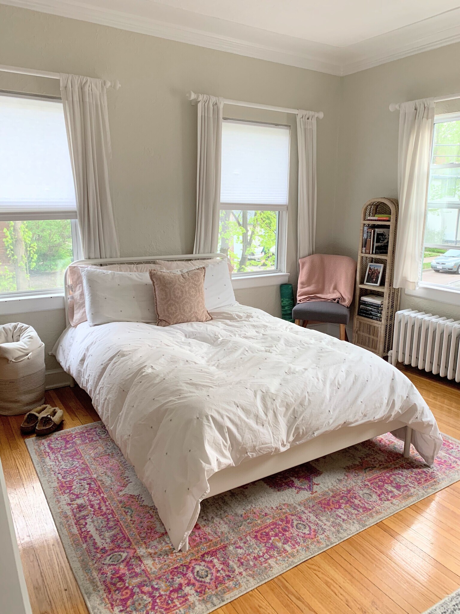 Living room/bedroom - 3252 Fremont Ave S