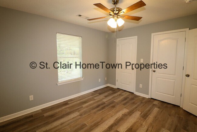 Building Photo - Totally Remodeled Tri-Plex in Lincoln School System