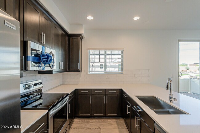 Building Photo - 4100 S Pinelake Way