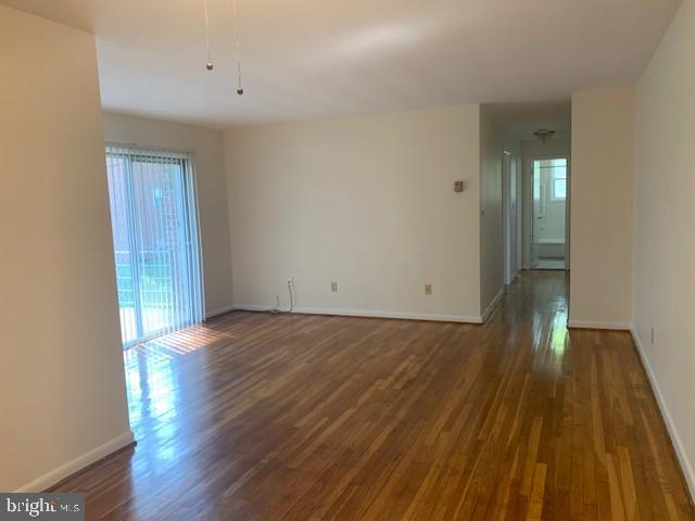 Building Photo - 909 Cooks Ln