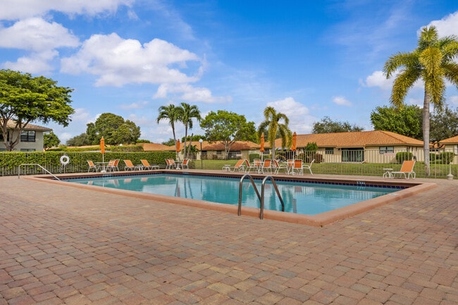 Building Photo - 9905 Pineapple Tree Dr