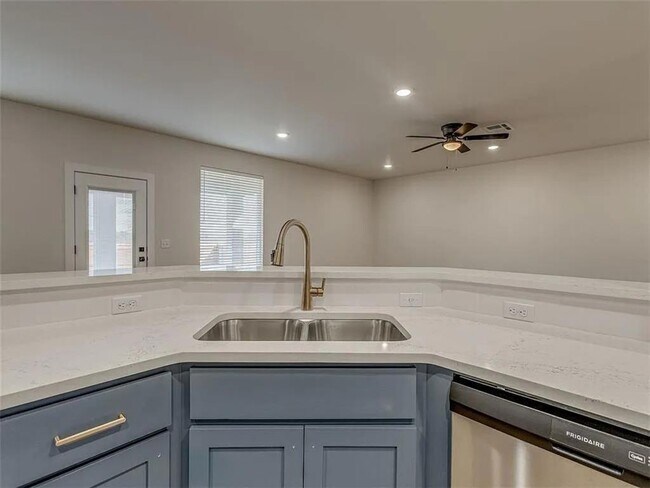 Building Photo - 8305 NW 163rd Ter