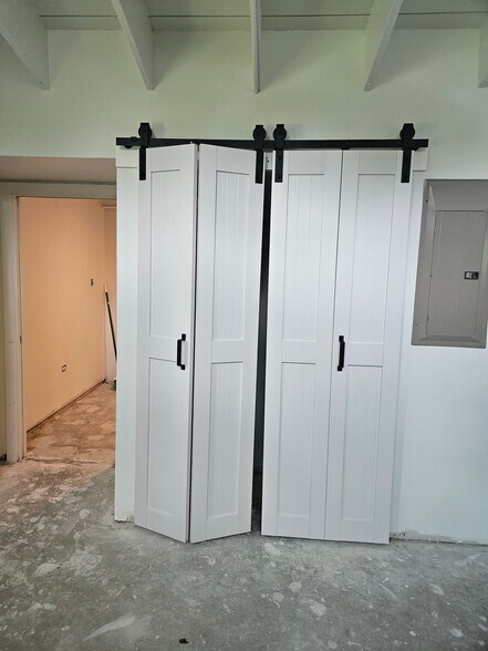 Building Photo - 2608 Horseshoe Dr