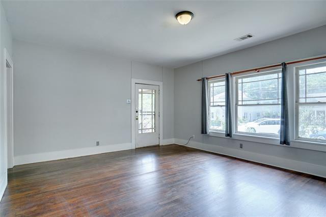 Building Photo - 916 W Hickory St