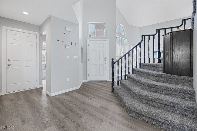 Building Photo - 8433 Dry Cliff Cir