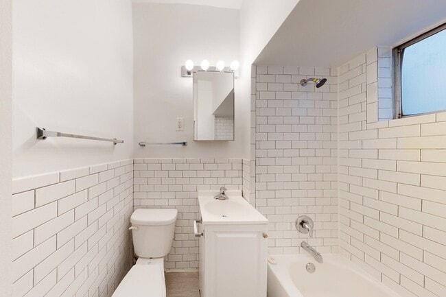 Floorplan - 5401-5403 S. Woodlawn Avenue