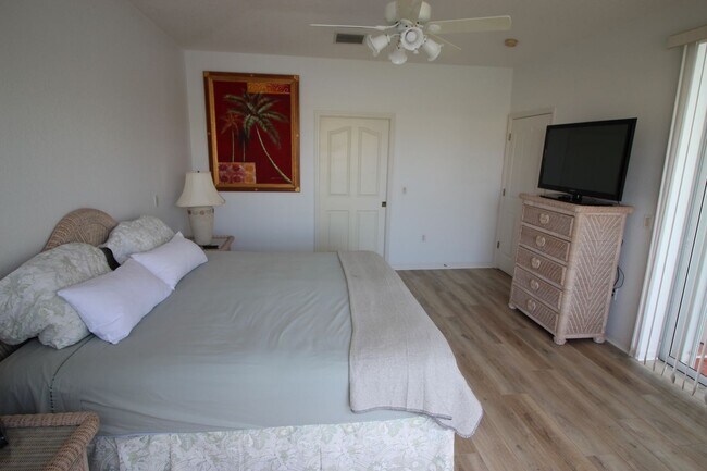 Building Photo - Short Term Rental ** Available 11/1/25 ** 3 Bed/2 Bath Pool Home ** Punta Gorda Isles** $7,500/mo