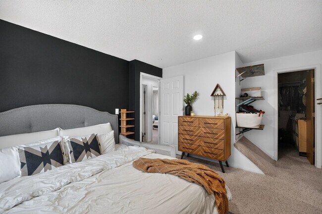 Building Photo - 4830 S Richfield Cir