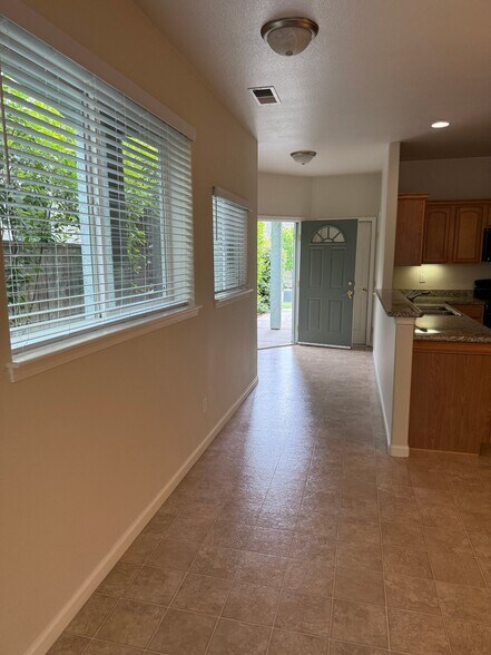 Building Photo - 23 Morning Rose Way