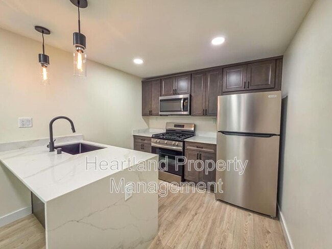 Building Photo - 3344 Lockwood Dr