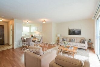 Building Photo - 2649 NE Wasco St