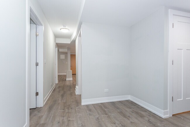 Building Photo - 923 Crain St