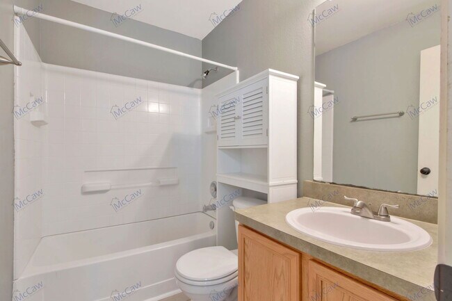Building Photo - 3504 Riesling Dr