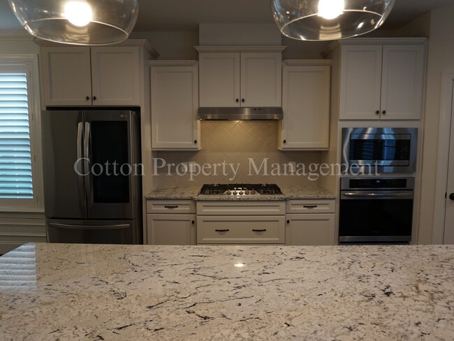 Building Photo - 33 Meon Ln