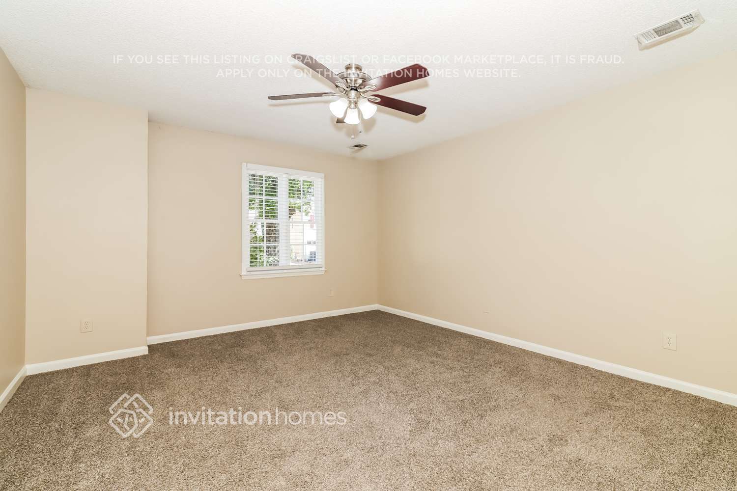 Building Photo - 211 Whisperwood Ln