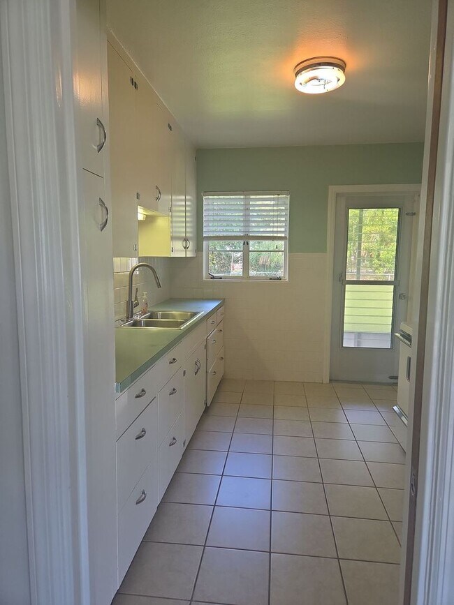 Building Photo - 1662 Houston Dr