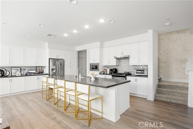 Building Photo - 120 Novel