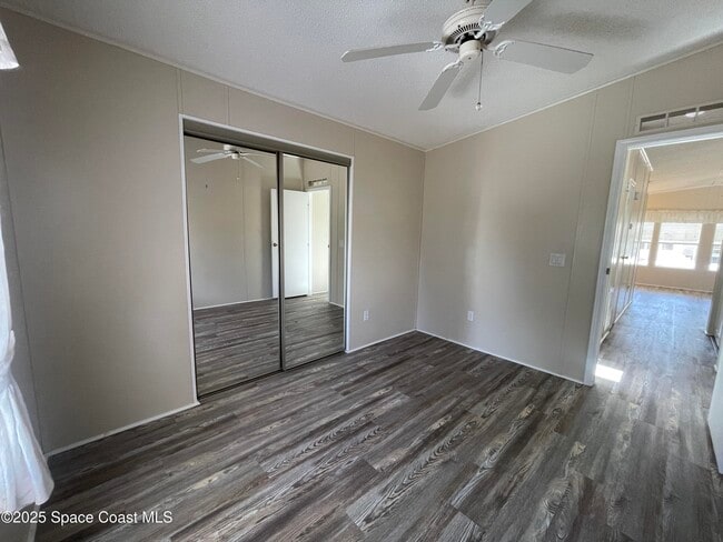 Building Photo - 1204 Calusa Dr
