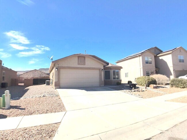 Building Photo - Don't miss out!  Beautiful 3 bedroom Los Lunas Home! Open Layout, spacious living room. Easy I-25...