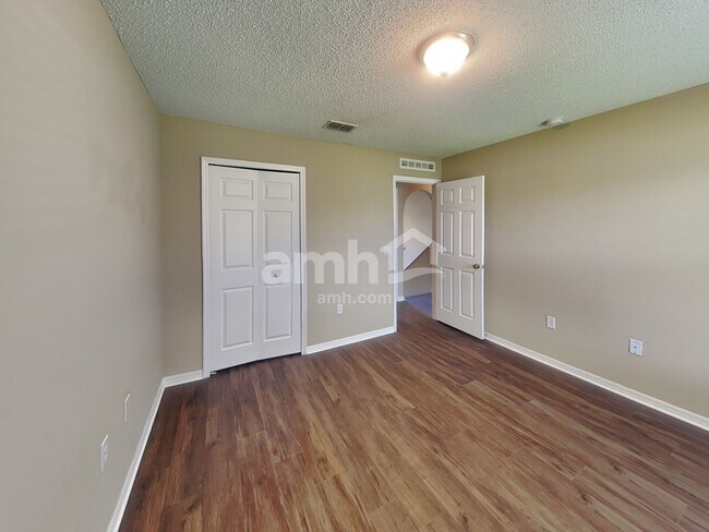 Building Photo - 244 Verzon Ct