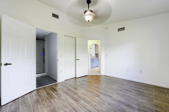 Building Photo - 3478 Briar Bay Blvd