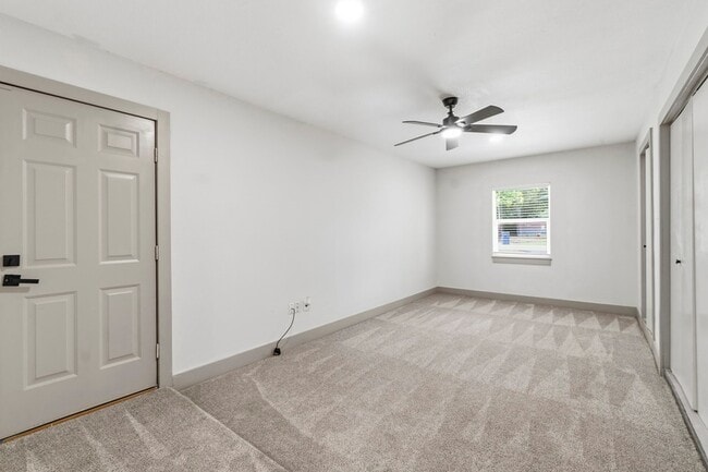 Building Photo - 14850 Coaltown Rd