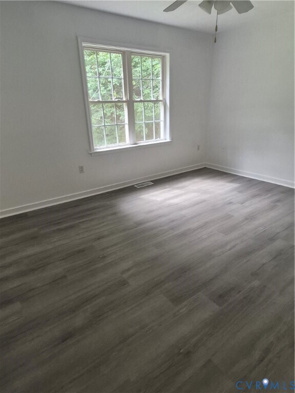Building Photo - 6527 Lakeshore Dr