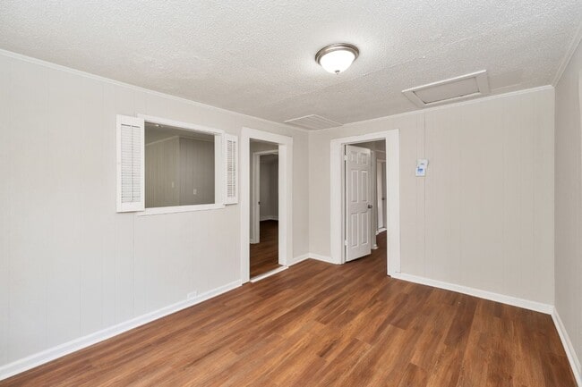 Building Photo - Stylish 4BR/2BA Home in Tuscaloosa – Moder...