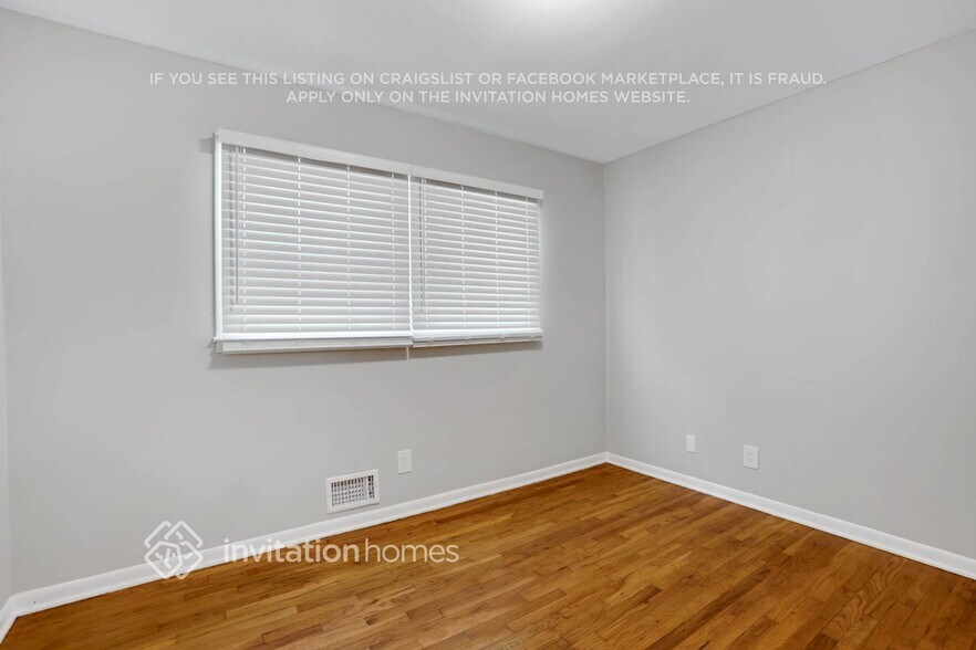 Building Photo - 2737 Knollview Dr