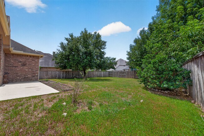 Building Photo - 50 Vershire Cir