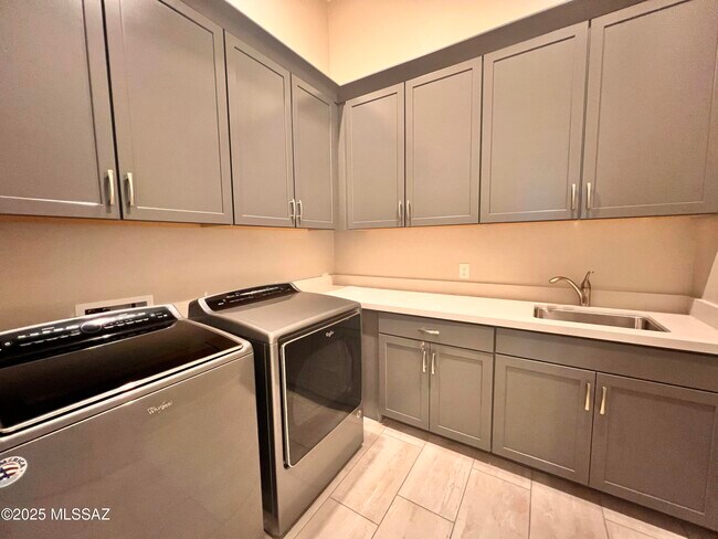 Building Photo - 14205 N Stone View Pl