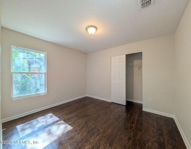 Building Photo - 5539 Windermere Dr