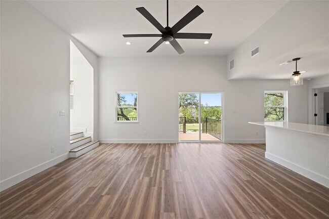 Building Photo - 11151 State Hwy 71