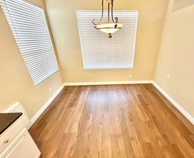 Building Photo - BEAUTIFUL 2 STORY HOUSE IN GATED SEVEN HIL...