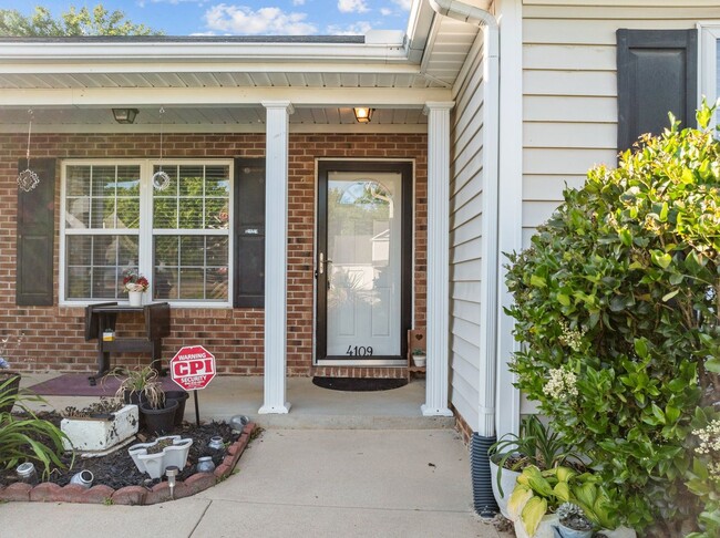 Building Photo - Charming 3-Bedroom Brick Ranch in Raleigh ...