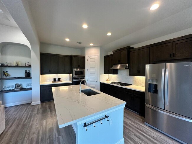 Building Photo - 240 Brentwood Dr