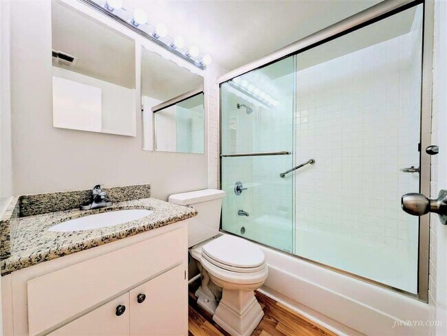 Building Photo - 1177 California St