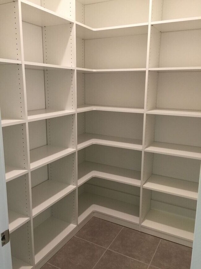 Building Photo - 6 bedroom/6 bath Dr. Phillips Home