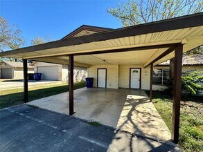 Building Photo - 2745 Maple Tree Rd