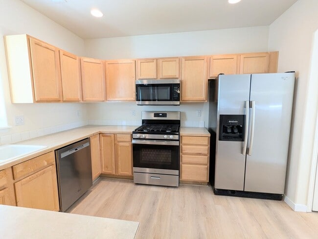 Building Photo - Comfort Meets Convenience in this Dog-Frie...