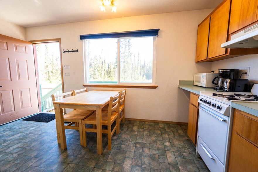 Building Photo - 46435 Maudi Dr
