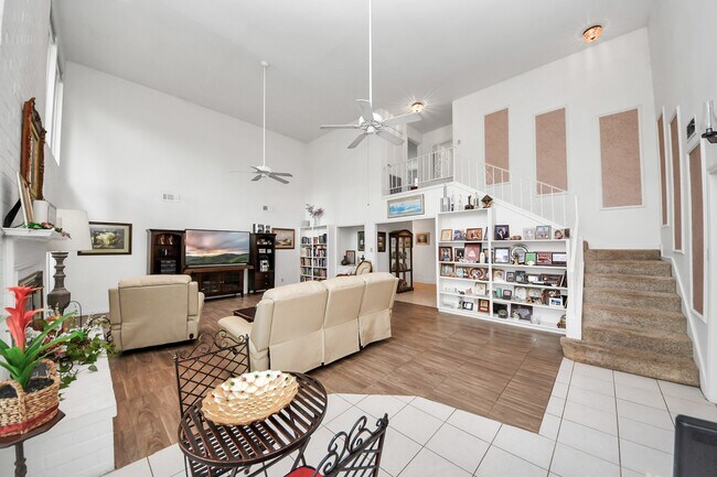 Building Photo - 17 Winged Foot Dr