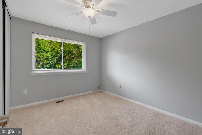 Building Photo - 10676 Myrtle Oak Ct