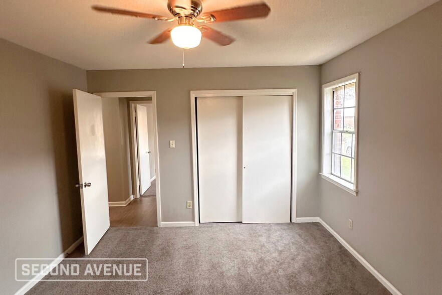 Building Photo - 4615 S Ridgewalk Dr