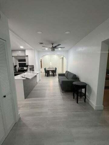 Building Photo - 291 E Boca Raton Rd