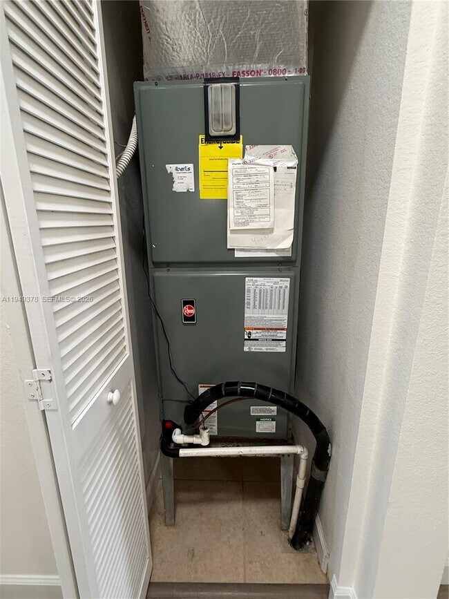 Building Photo - 7412 NW 108th Path