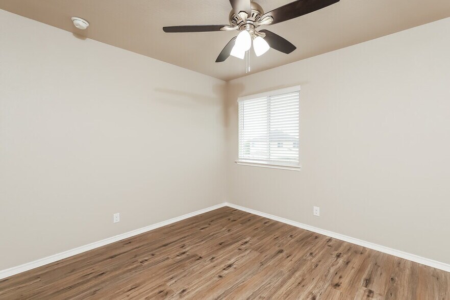 Building Photo - 255 Limestone Creek