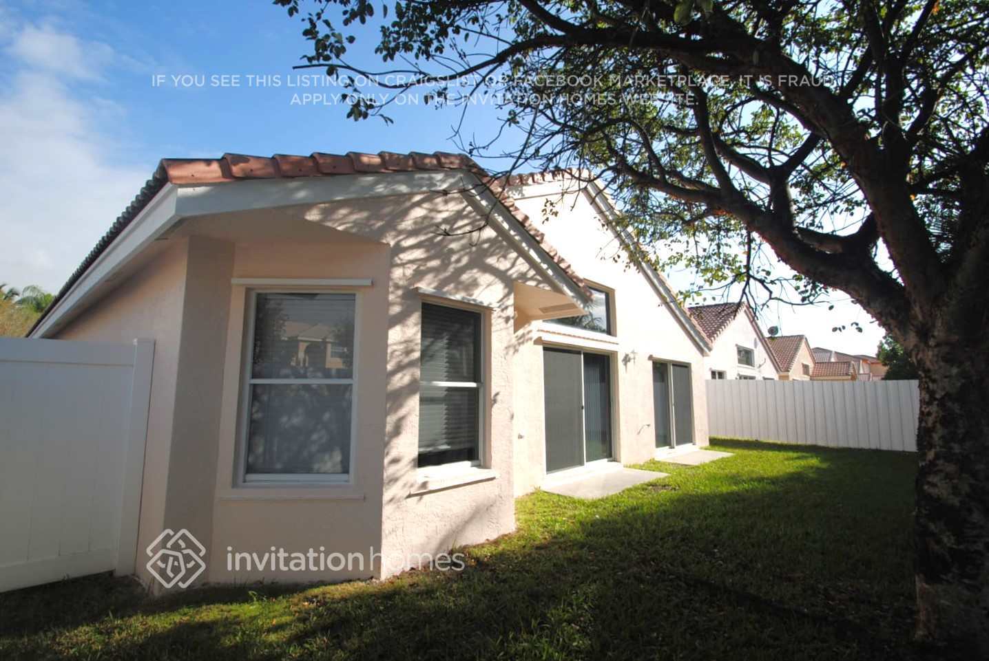Building Photo - 2912 SW 174th Ave