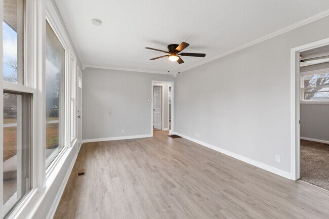 Building Photo - 3 Bedroom Pet Friendly Home For Rent!