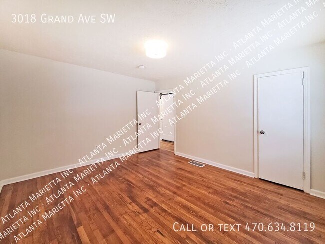 Building Photo - 3018 Grand Ave SW